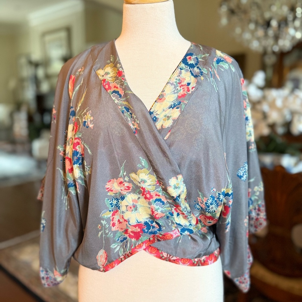 Colorful Patterned Kimono Top - Picture 4 of 5